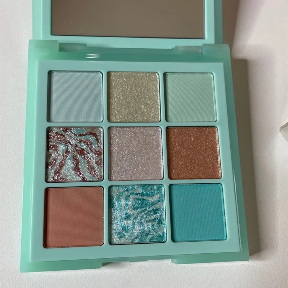 Huda Beauty Pastel Mint Palette